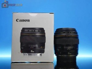 Canon EF 85mm f/1.8 USM Canon EF 85mm f/1.8 USM