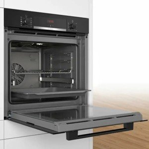 Электрический духовой шкаф Bosch Serie 4 HRA3340B0 Black