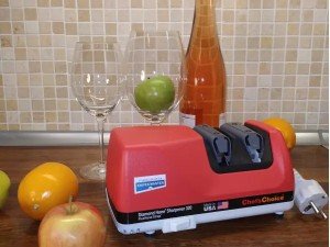 Электрическая ножеточка Chef's Choice CC-320R (красная)