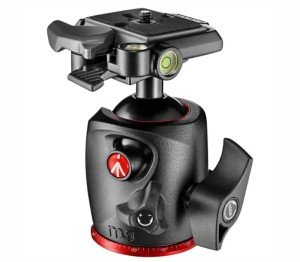 Штатив Manfrotto MK190XPRO3-BHQ2 штатив алюм. MT190XPRO3 + головка MHXPRO-BHQ2 DUAL 3/171,5/70,5/2,5/7 (сек/выс/слож/вес/нагр) черный