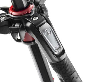 Штатив Manfrotto MK190XPRO4-BHQ2 штатив алюм. MT190XPRO4 + головка MHXPRO-BHQ2 DUAL 4/171,5/60,5/2,55/7 (сек/выс/слож/вес/нагр) черный