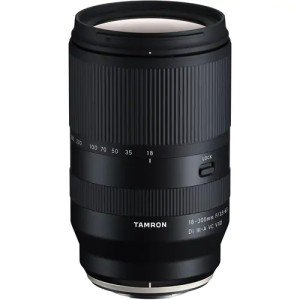 Объектив Tamron 18-300mm f/3.5-6.3 Di III-A VC VXD Fujifilm X Объектив Tamron 18-300mm f/3.5-6.3 Di III-A VC VXD Fujifilm X