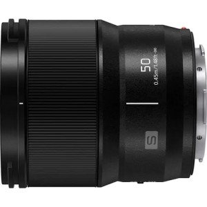 Объектив Panasonic Lumix S 50mm f/1.8 L-Mount, черный