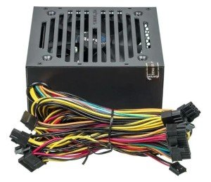 Блок питания ATX12V 2.3 700W, APFC, 120mm fan, 24pin, 1x(4+4)pin, 2xPCIe, 3xMolex+1, 4xSATA VX Plus 700 RGB 4718009150935 Aerocool