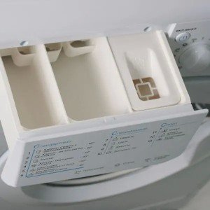 Стиральная машина узкая Indesit IWUD 4105 (CIS)