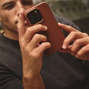 Чехол Mujjo Leather Case для iPhone 16 Pro Max 6.9" MagSafe Brown