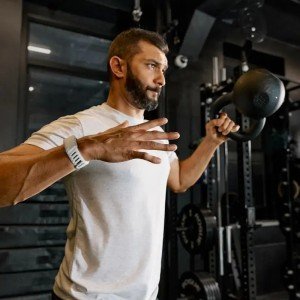Фитнес-браслет Whoop 5.0 Peak черный + 12 месяцев подписки в комплекте 
