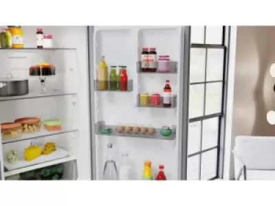 Холодильник Hotpoint HT 4200 S Total No Frost