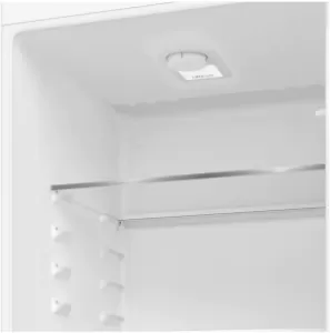 Встраиваемый холодильник Hotpoint HBH 20