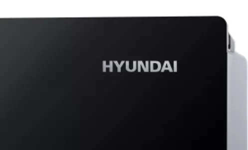 Холодильник трехкамерный Hyundai CM5005F, черное стекло Холодильник трехкамерный Hyundai CM5005F, черное стекло