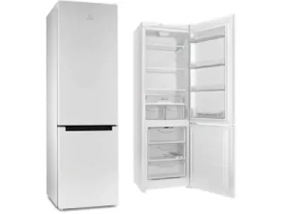 Холодильник двухкамерный Indesit DS 4200 W белый