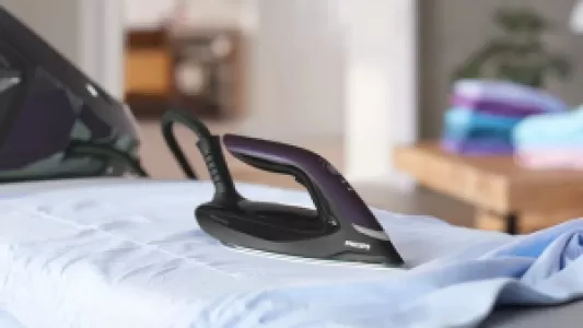 Парогенератор Philips PSG8160/30 черный/фиолетовый