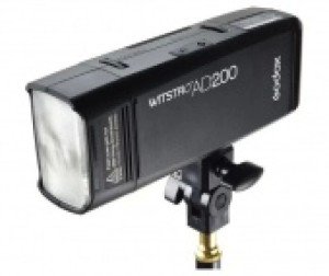 Вспышка аккумуляторная Godox Witstro AD200Pro (со шторками BD-07)