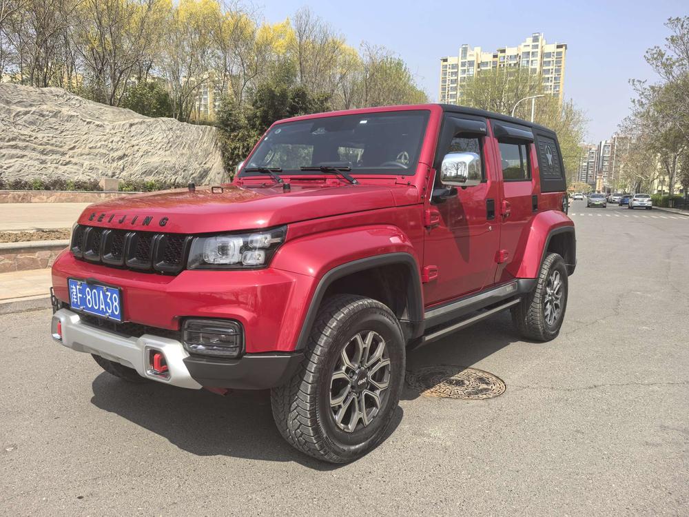BAIC_Motor Beijing off-road BJ40 2023 2.0T automatic four-wheel drive city hunter version knight type