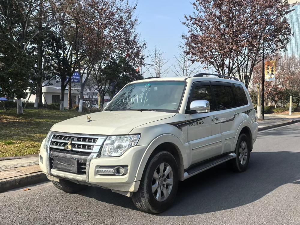 Mitsubishi Pajero (imported) 2020 3.0L automatic four-wheel drive 7 seats parallel import