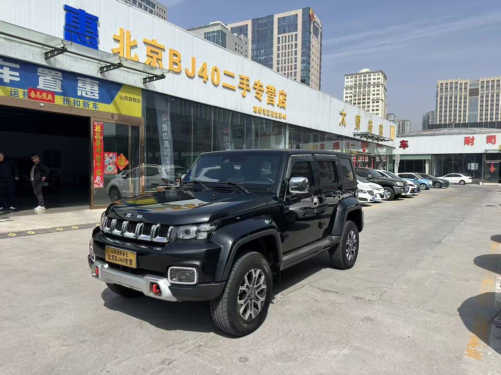 BAIC_Motor Beijing off-road BJ40 2020 2.0T automatic four-wheel drive city hunter version knight type