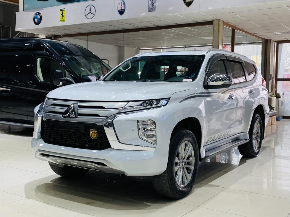 Mitsubishi Pajero Jinchang (imported) 2020 3.0L automatic four-wheel drive 7 seats parallel import