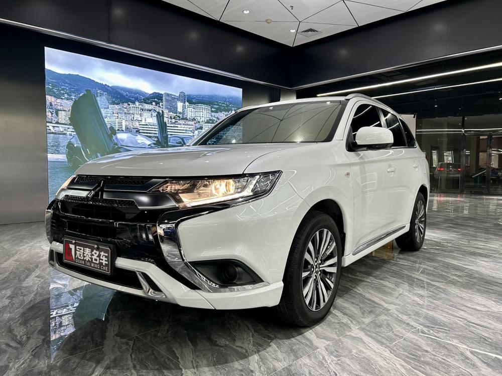 Mitsubishi Outlander 2021 facelift 2.0L 2WD smooth version 5 seats