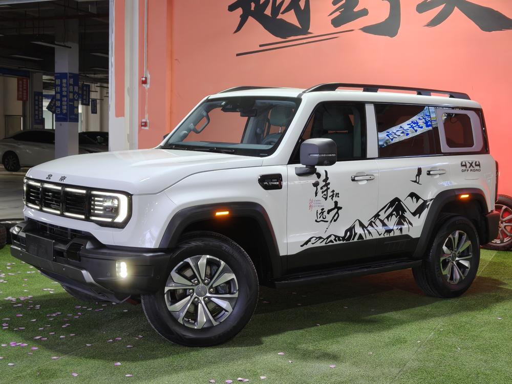 BAIC_Motor Beijing Off-Road BJ40 2024 City Hunter Edition 2.0T Automatic Four-wheel Drive Supreme Type