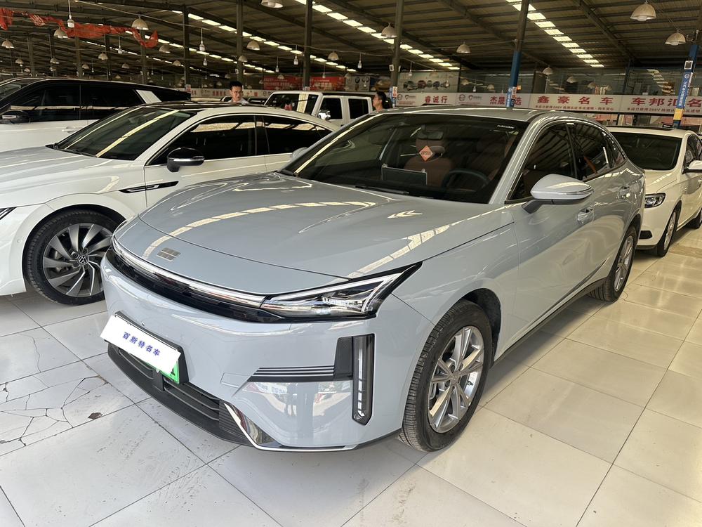 Geely Galaxy L6 2025 1.5 EM-i DHT 140KM Long Range Edition