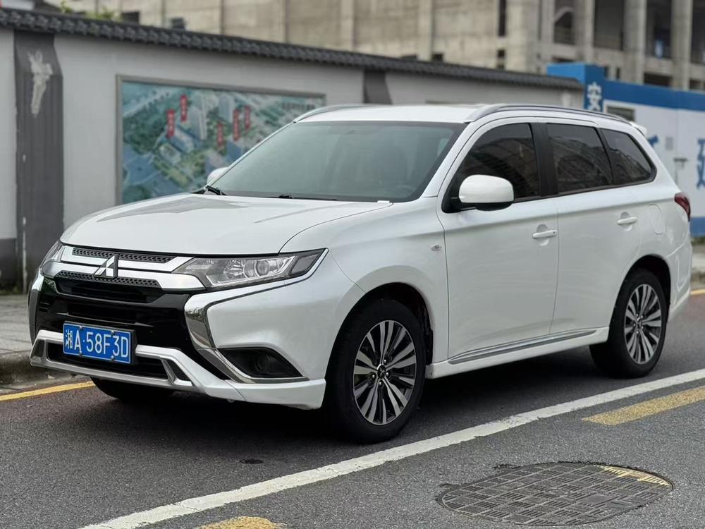 Mitsubishi Outlander 2021 2.0L 2WD Smooth Edition 5 seats