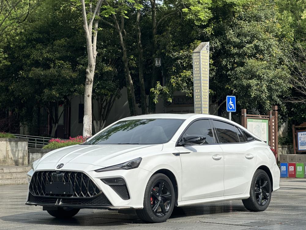 SAIC MG5 Scorpio 2022 1.5T Deluxe Edition