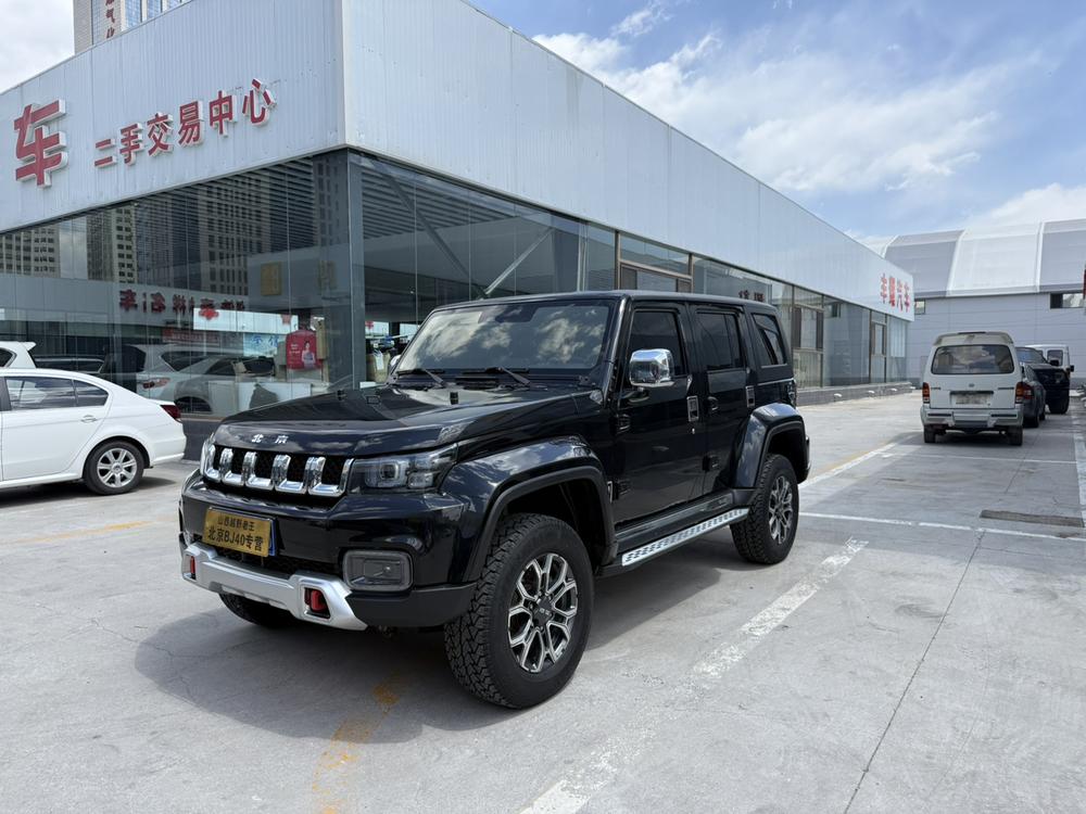 BAIC_Motor Beijing off-road BJ40 2020 2.0T automatic four-wheel drive city hunter version knight type