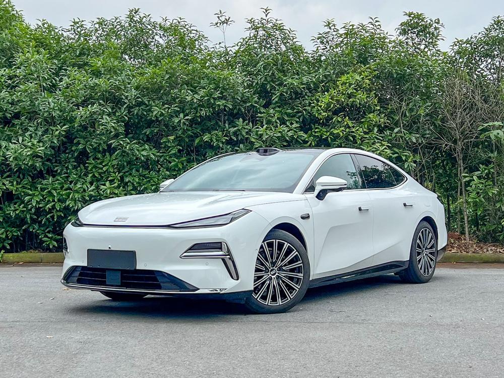 Geely Galaxy Star 8 PHEV 2025 model 130km EM-P starship version