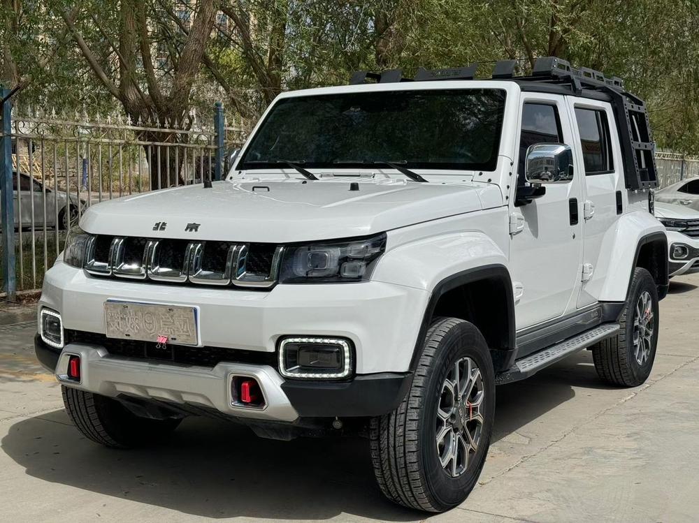 BAIC_Motor Beijing off-road BJ40 2020 2.0T automatic four-wheel drive city hunter version supreme type