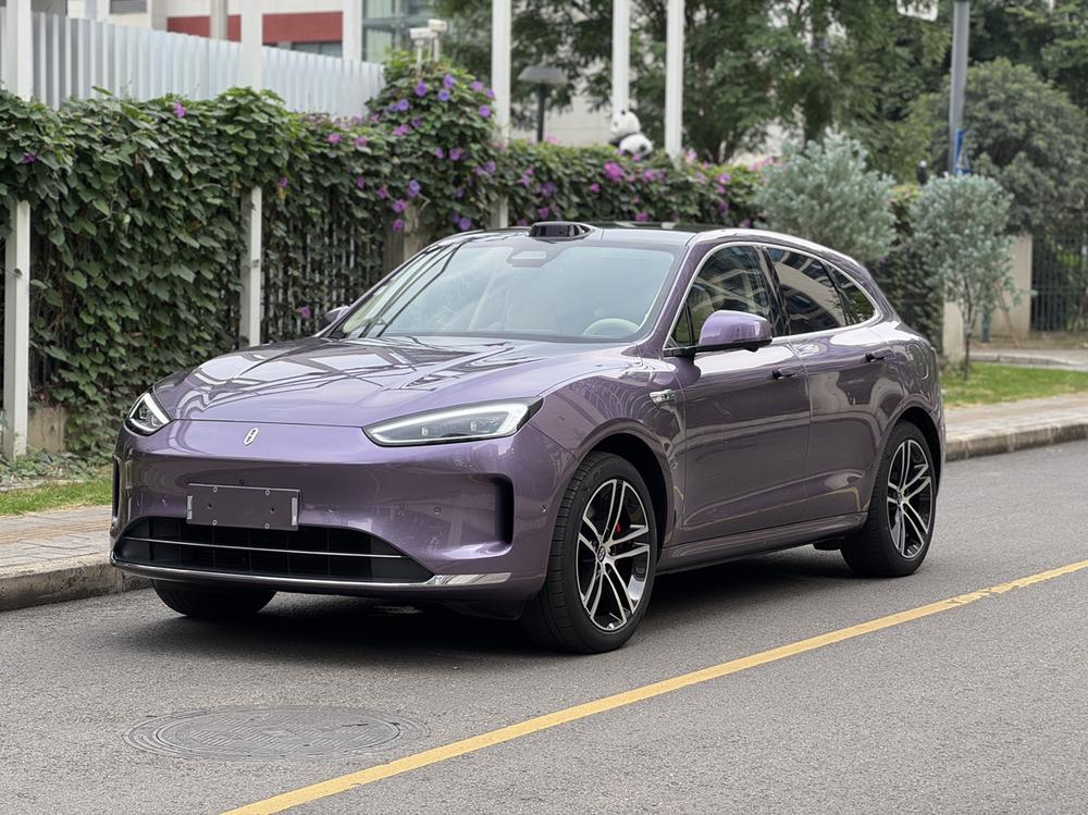 Cyrus_Automobiles Wenjie M5 2025 extended range Ultra four-wheel drive version