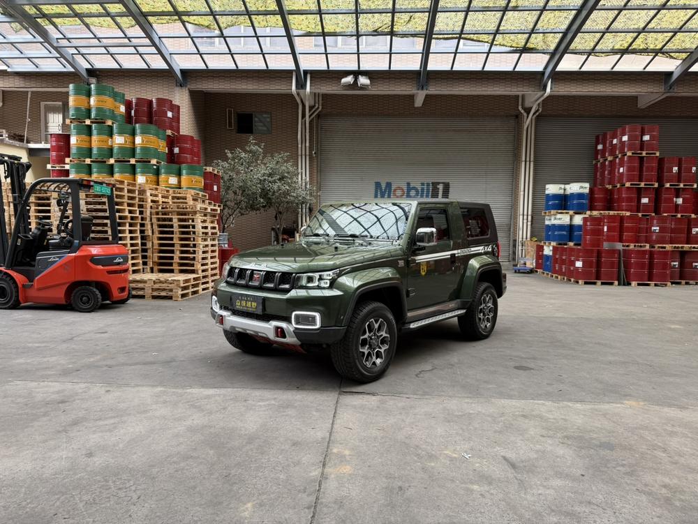 BAIC_Motor Beijing off-road BJ40 2020 2.0T automatic four-wheel drive pays tribute to the 2020 version of the supreme model