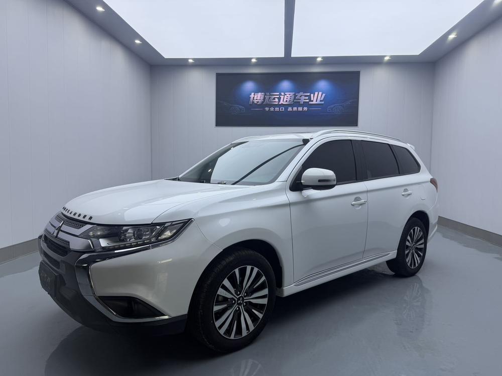 Mitsubishi Outlander 2021 facelift 2.0L 2WD smooth version 5 seats