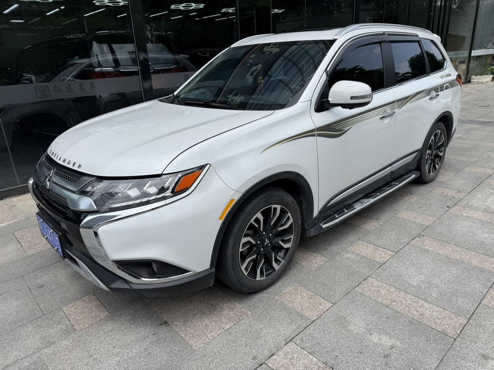 Mitsubishi Outlander 2019 2.4L four-wheel drive exclusive version, 7 seats, National V