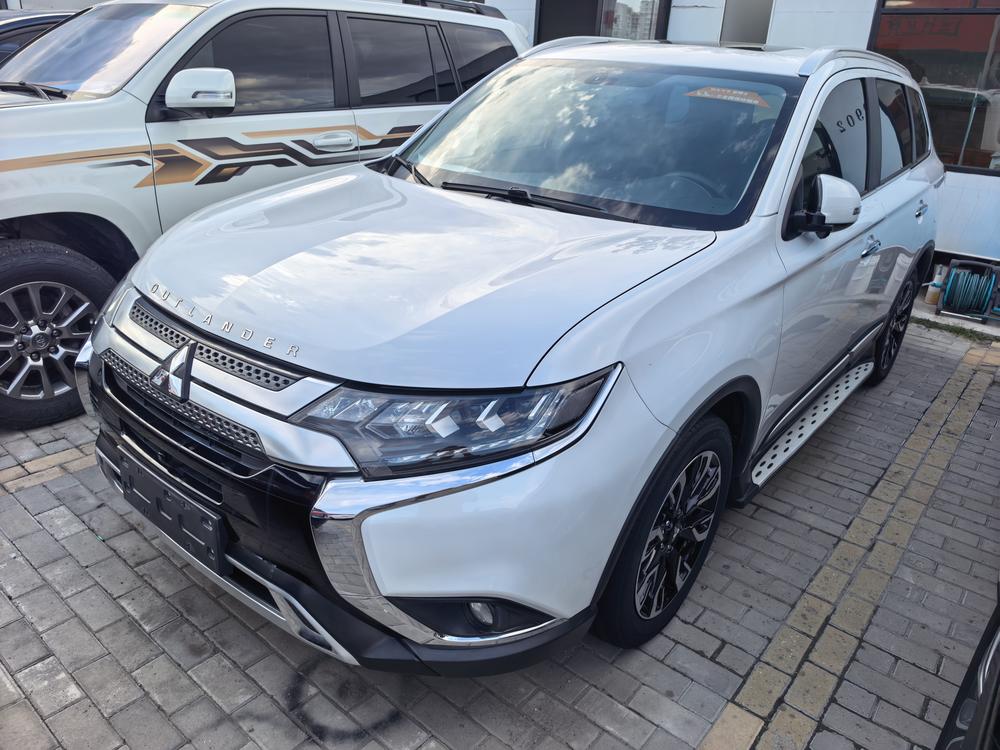 Mitsubishi Outlander 2020 2.4L four-wheel drive exclusive version, 5 seats