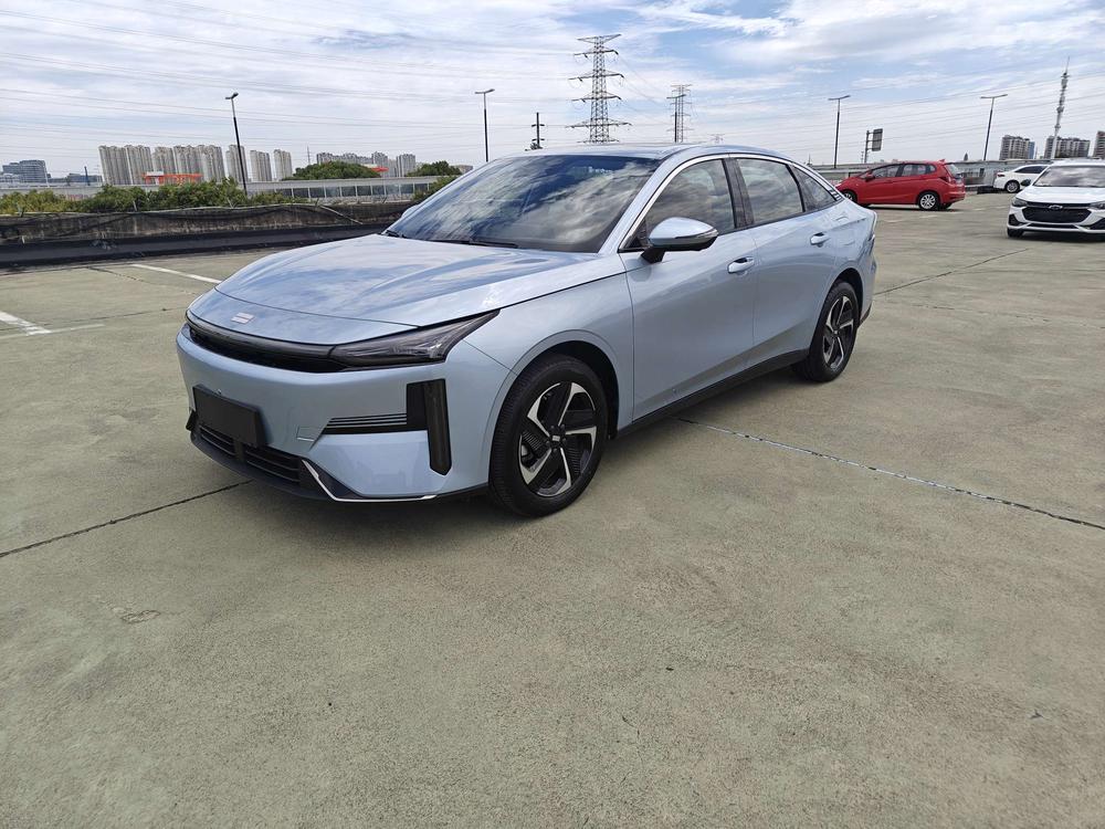 Geely Galaxy L6 2025 1.5 EM-i DHT 140KM Starship Edition