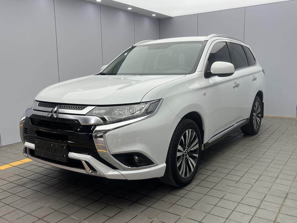 Mitsubishi Outlander 2021 facelift 2.0L 2WD smooth version 5 seats