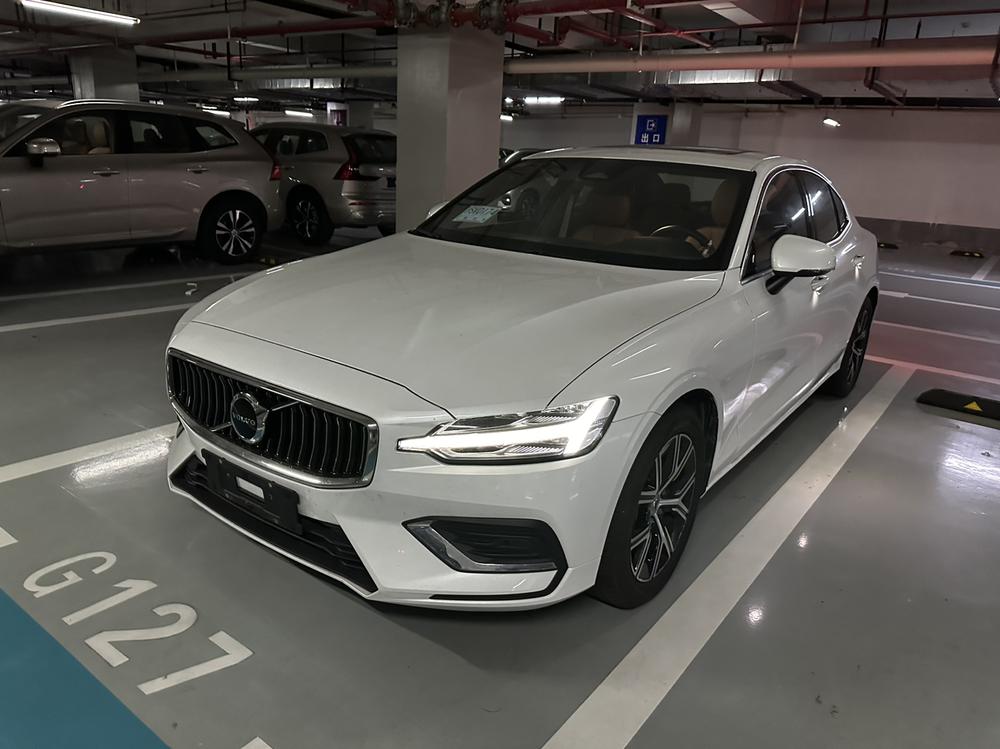 Volvo_Asia_Pacific Volvo S60 2025 B4 Zhiyi Luxury Edition