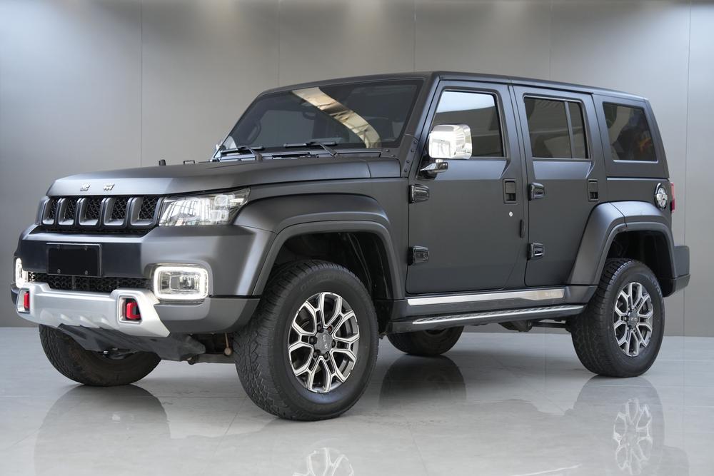 BAIC_Motor Beijing off-road BJ40 2023 2.0T automatic four-wheel drive city hunter version knight type