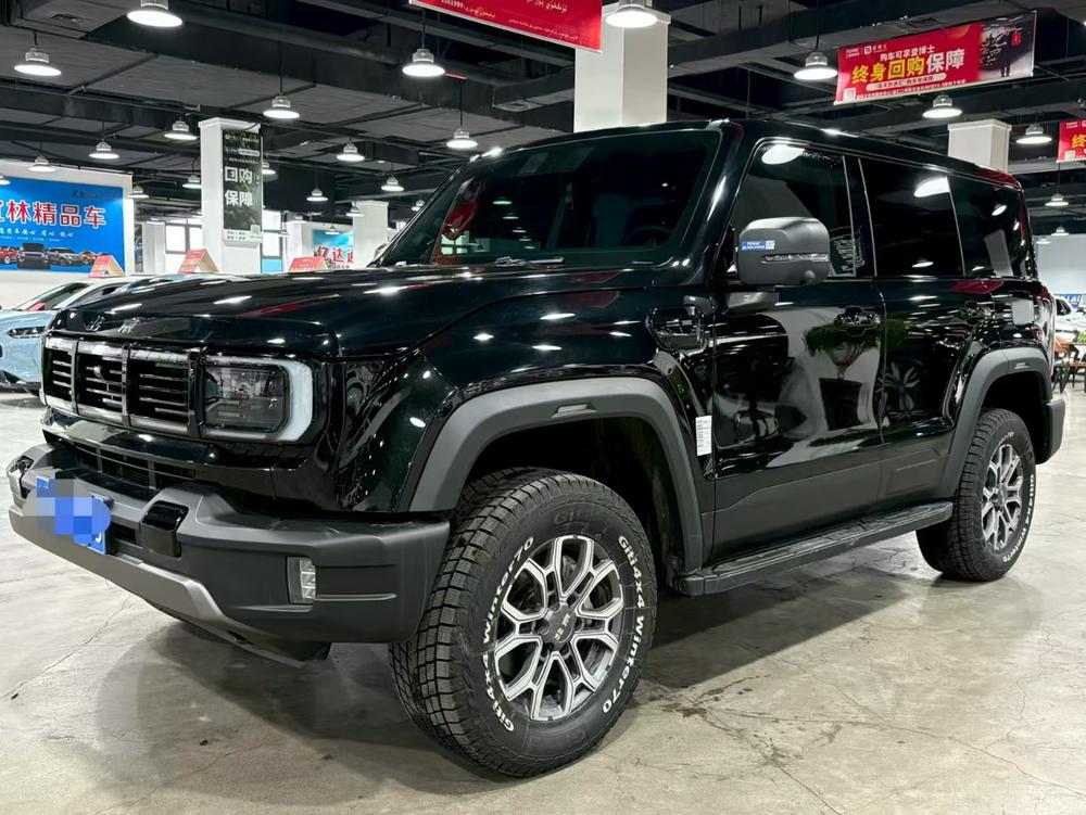 BAIC_Motor Beijing Off-Road BJ40 2024 City Hunter Edition 2.0T Automatic Four-wheel Drive Pioneer Type