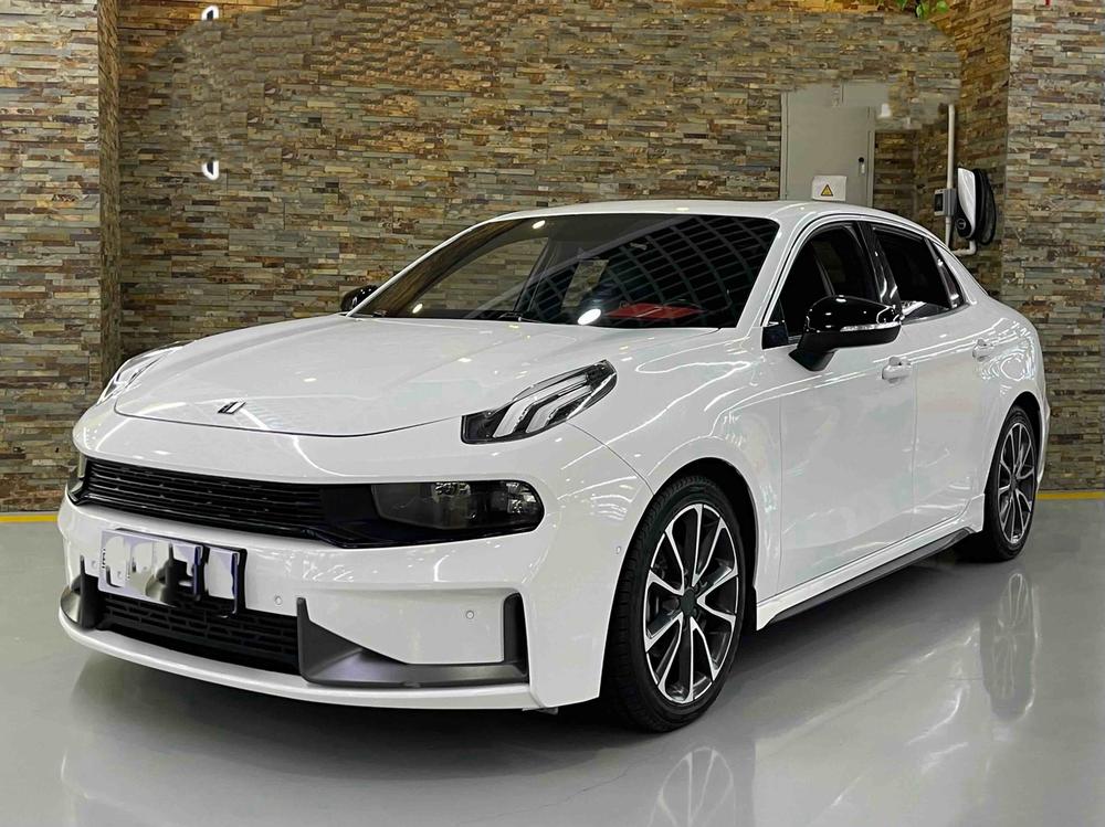 Lynk_&_Co Lynk & Co 03 2019 1.5TD DCT Powerful Edition