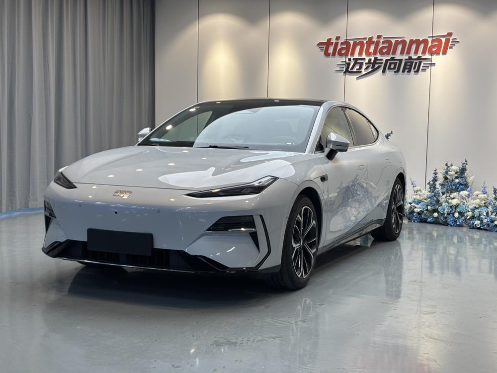 Geely Galaxy E8 2025 700km Yuanhang Intelligent Driving Edition