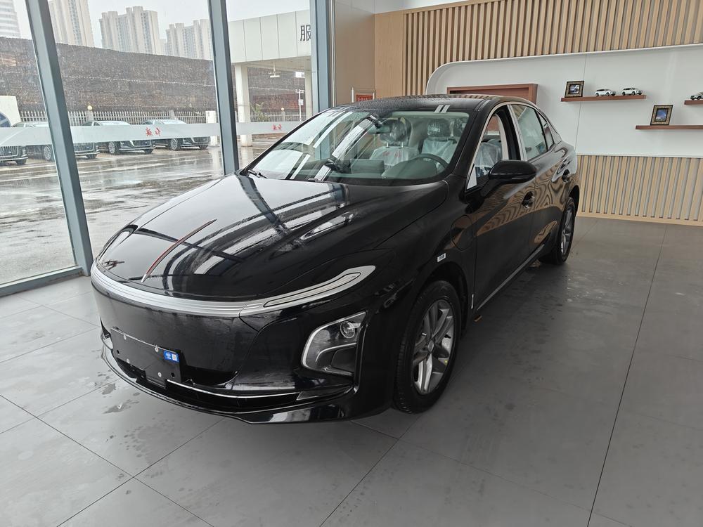 FAW_Hongqi Hongqi E-QM5 2025 500KM travel version