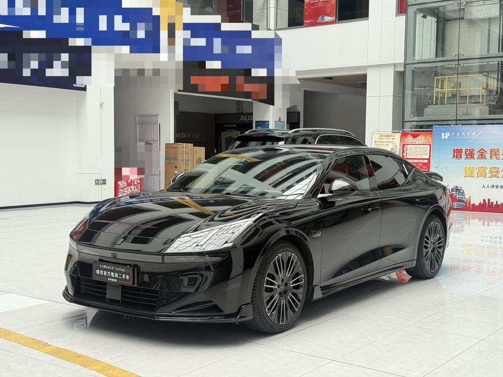 Lynk_&_Co Lynk & Co 10 EM-P 2025 240 four-wheel drive Ultra H5