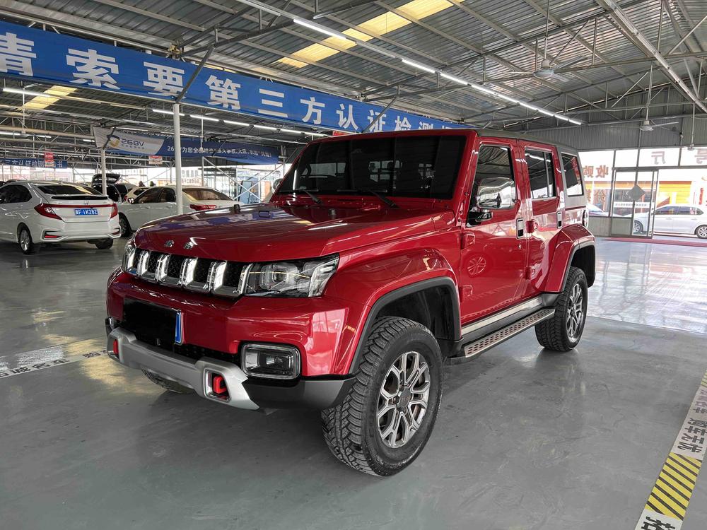BAIC_Motor Beijing off-road BJ40 2023 2.0T automatic four-wheel drive city hunter version knight type