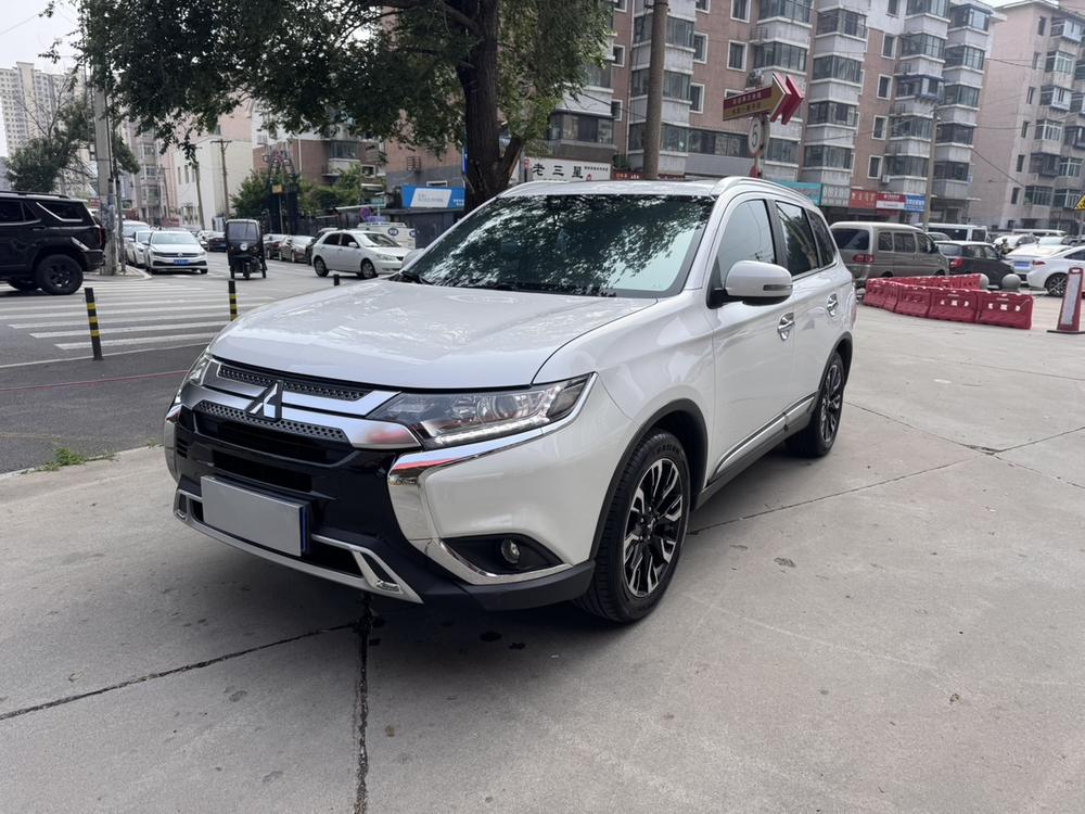 Mitsubishi Outlander 2019 2.0L 2WD Enjoyable Edition, 7 seats, National VI
