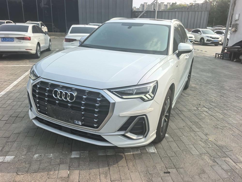 Audi Audi Q3 2022 35 TFSI Fashionable and Dynamic