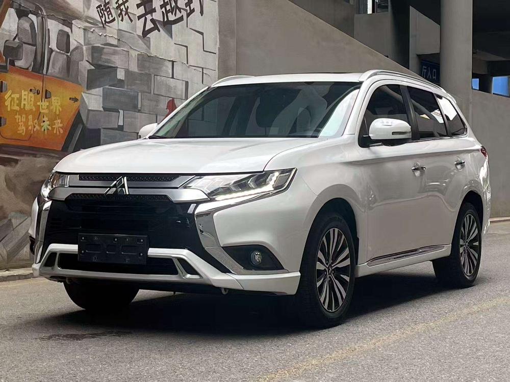 Mitsubishi Outlander 2021 2.4L four-wheel drive exclusive version 7 seats
