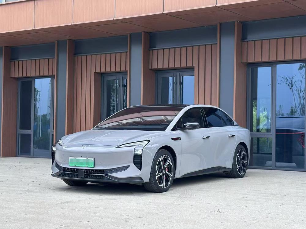 FAW_Hongqi Hongqi EH7 2024 760 Pro+ four-wheel drive version