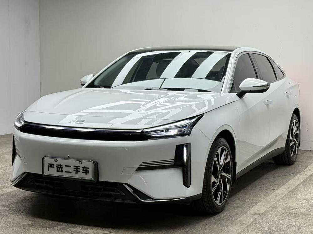 Geely Galaxy L6 2023 1.5T DHT 125km Starship