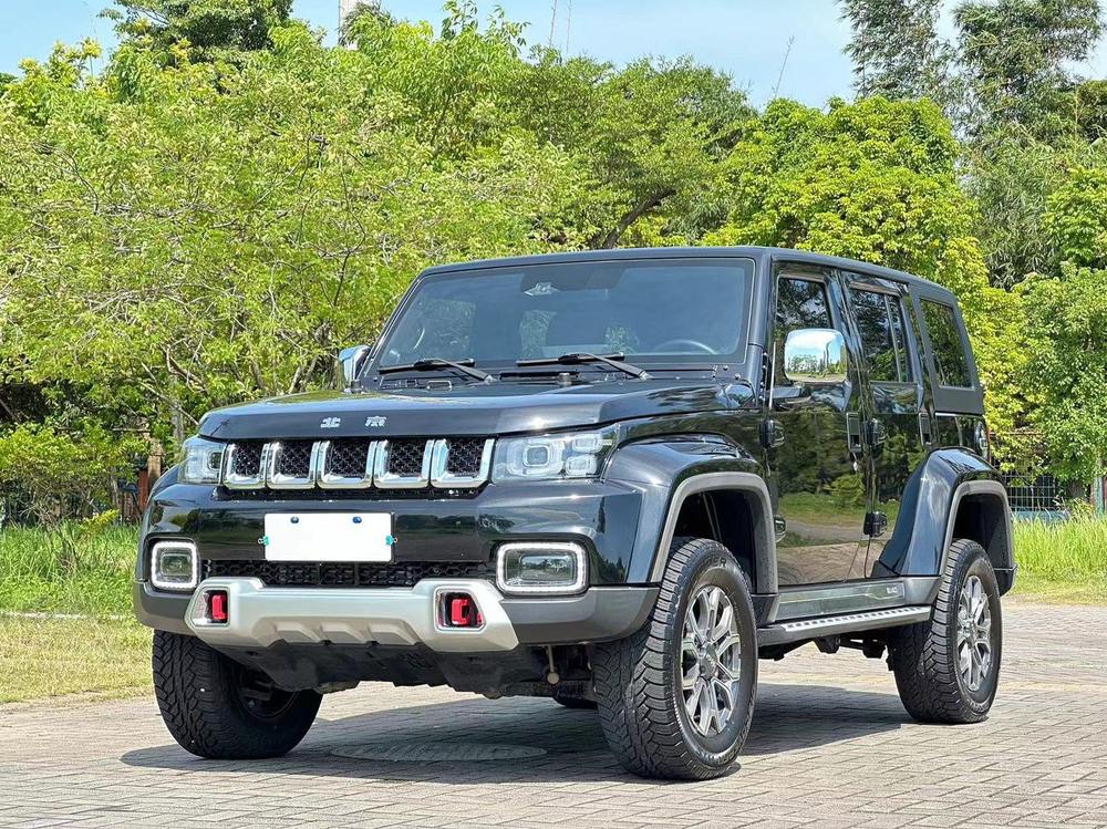 BAIC_Motor Beijing off-road BJ40 2023 2.0T automatic four-wheel drive city hunter version supreme model